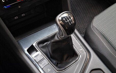 Volkswagen Tiguan II, 2021 год, 1 790 000 рублей, 15 фотография