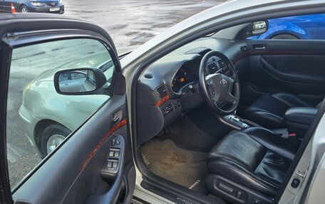 Toyota Avensis III рестайлинг, 2004 год, 750 000 рублей, 9 фотография