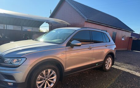 Volkswagen Tiguan II, 2020 год, 2 500 000 рублей, 2 фотография