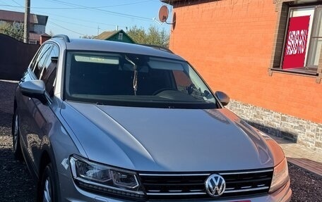 Volkswagen Tiguan II, 2020 год, 2 500 000 рублей, 3 фотография