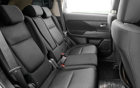 Mitsubishi Outlander III рестайлинг 3, 2016 год, 1 679 000 рублей, 15 фотография