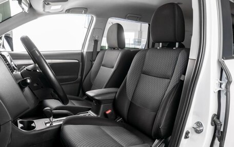 Mitsubishi Outlander III рестайлинг 3, 2016 год, 1 679 000 рублей, 12 фотография