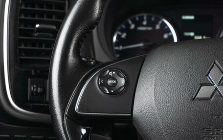 Mitsubishi Outlander III рестайлинг 3, 2016 год, 1 679 000 рублей, 18 фотография