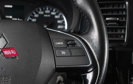Mitsubishi Outlander III рестайлинг 3, 2016 год, 1 679 000 рублей, 19 фотография