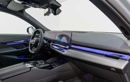 BMW 5 серия, 2025 год, 8 800 000 рублей, 14 фотография