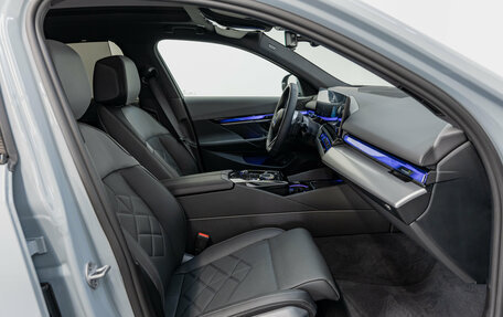 BMW 5 серия, 2025 год, 8 800 000 рублей, 15 фотография