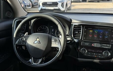 Mitsubishi Outlander III рестайлинг 3, 2017 год, 1 970 000 рублей, 14 фотография