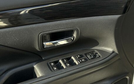 Mitsubishi Outlander III рестайлинг 3, 2017 год, 1 970 000 рублей, 25 фотография