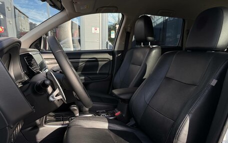 Mitsubishi Outlander III рестайлинг 3, 2017 год, 1 970 000 рублей, 27 фотография