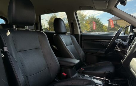 Mitsubishi Outlander III рестайлинг 3, 2017 год, 1 970 000 рублей, 28 фотография