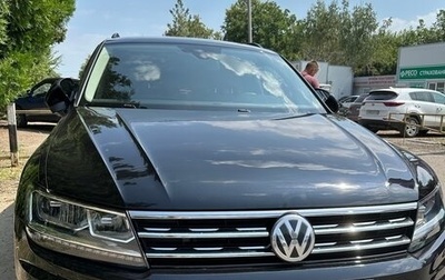 Volkswagen Tiguan II, 2019 год, 2 100 000 рублей, 1 фотография