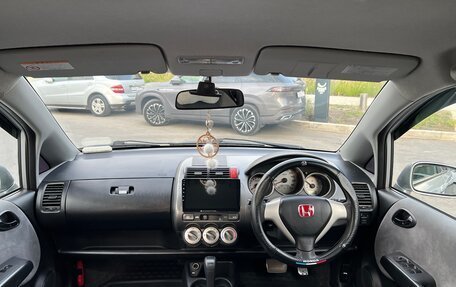 Honda Fit III, 2005 год, 360 000 рублей, 10 фотография