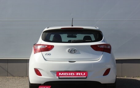Hyundai i30 II рестайлинг, 2015 год, 603 000 рублей, 4 фотография