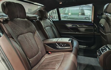 BMW 7 серия, 2019 год, 6 398 000 рублей, 12 фотография