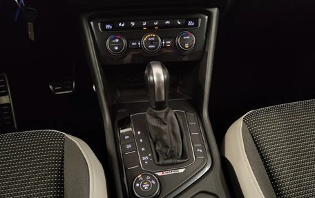 Volkswagen Tiguan II, 2020 год, 2 690 000 рублей, 12 фотография