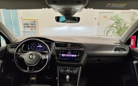 Volkswagen Tiguan II, 2020 год, 2 690 000 рублей, 7 фотография