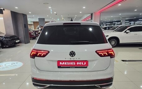 Volkswagen Tiguan II, 2023 год, 4 086 012 рублей, 3 фотография