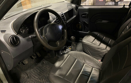 Renault Logan I, 2006 год, 175 000 рублей, 3 фотография