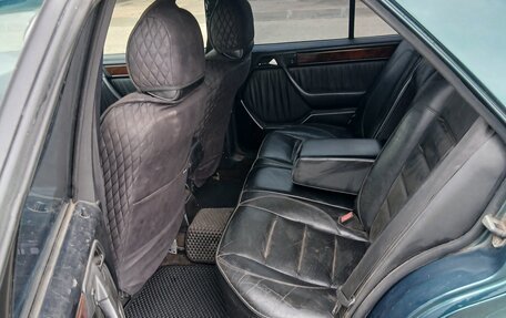 Mercedes-Benz E-Класс, 1995 год, 700 000 рублей, 8 фотография