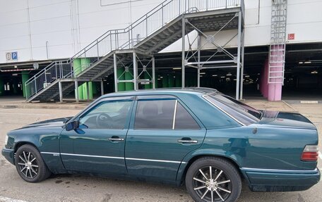 Mercedes-Benz E-Класс, 1995 год, 700 000 рублей, 2 фотография