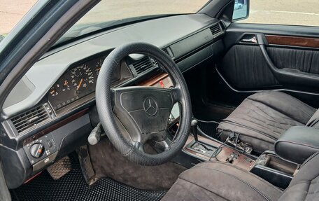 Mercedes-Benz E-Класс, 1995 год, 700 000 рублей, 6 фотография