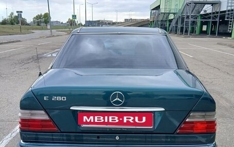 Mercedes-Benz E-Класс, 1995 год, 700 000 рублей, 3 фотография