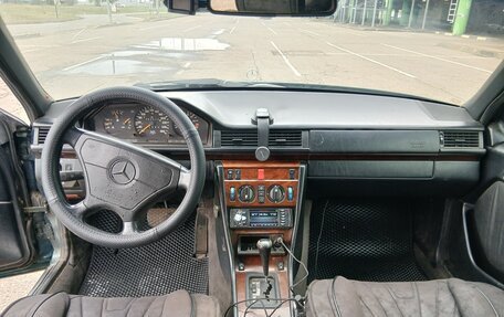Mercedes-Benz E-Класс, 1995 год, 700 000 рублей, 15 фотография