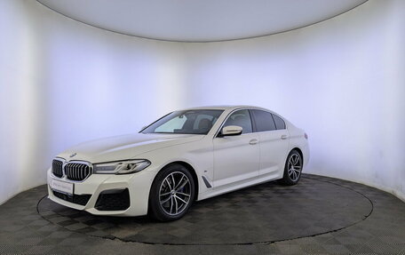 BMW 5 серия, 2021 год, 4 400 000 рублей, 1 фотография