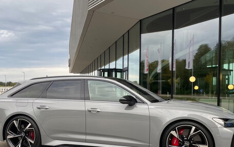 Audi RS 6, 2022 год, 17 000 000 рублей, 14 фотография