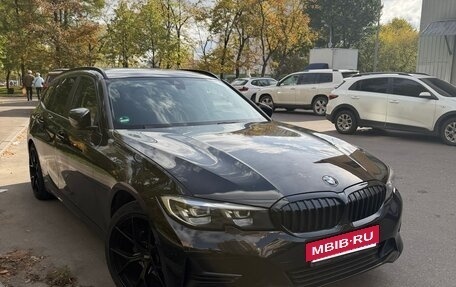 BMW 3 серия, 2019 год, 2 400 000 рублей, 2 фотография