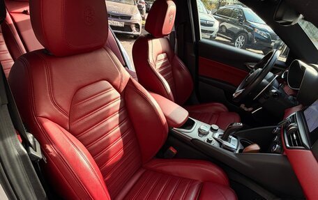 Alfa Romeo Giulia II, 2021 год, 3 270 000 рублей, 13 фотография