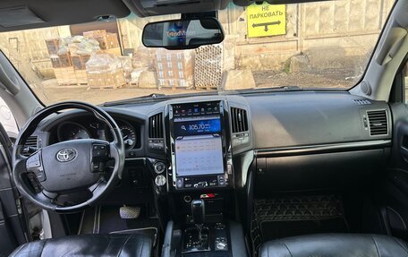 Toyota Land Cruiser 200, 2013 год, 3 000 000 рублей, 2 фотография