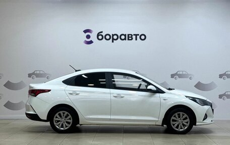 Hyundai Solaris II рестайлинг, 2021 год, 1 650 000 рублей, 8 фотография