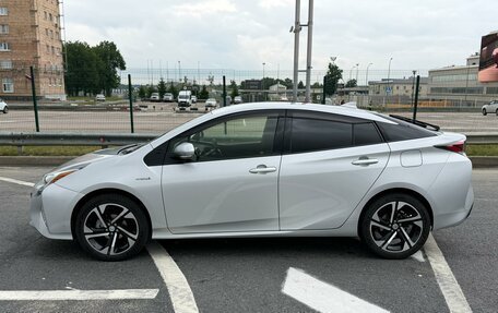Toyota Prius IV XW50, 2018 год, 1 450 000 рублей, 5 фотография