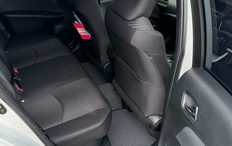 Toyota Prius IV XW50, 2018 год, 1 450 000 рублей, 8 фотография