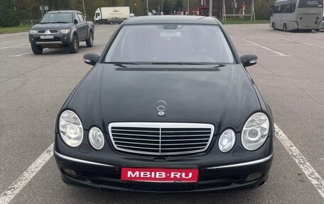 Mercedes-Benz E-Класс, 2004 год, 900 000 рублей, 1 фотография