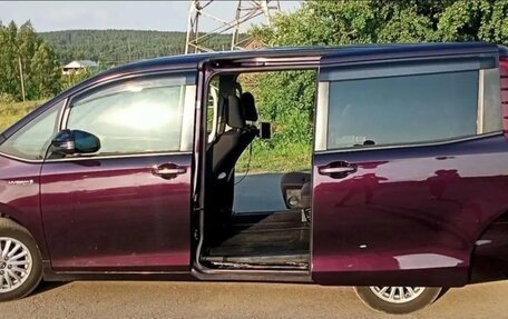 Toyota Noah III, 2014 год, 1 949 000 рублей, 5 фотография
