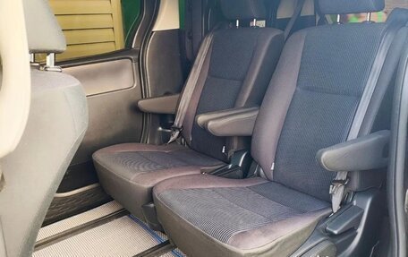 Toyota Noah III, 2014 год, 1 949 000 рублей, 15 фотография