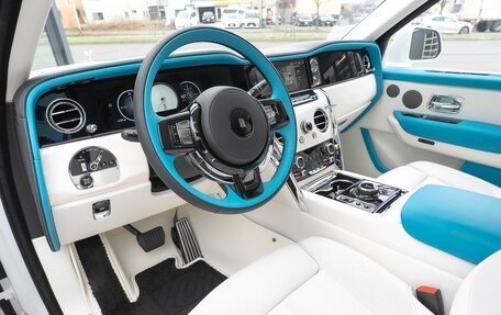 Rolls-Royce Cullinan, 2024 год, 57 900 000 рублей, 10 фотография