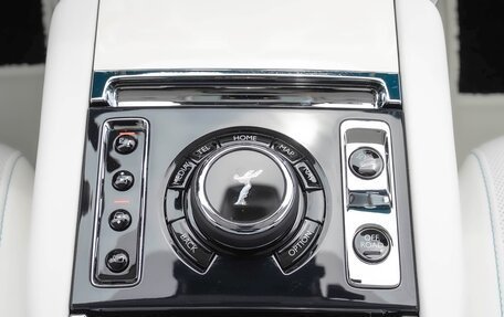 Rolls-Royce Cullinan, 2024 год, 57 900 000 рублей, 13 фотография