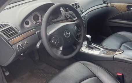 Mercedes-Benz E-Класс, 2004 год, 900 000 рублей, 5 фотография