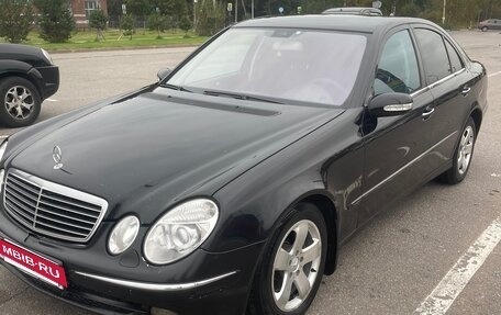 Mercedes-Benz E-Класс, 2004 год, 900 000 рублей, 2 фотография