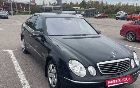 Mercedes-Benz E-Класс, 2004 год, 900 000 рублей, 3 фотография