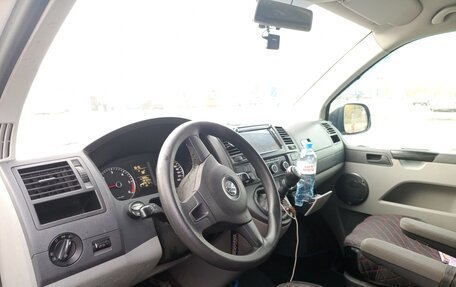Volkswagen Caravelle T5, 2010 год, 1 550 000 рублей, 15 фотография