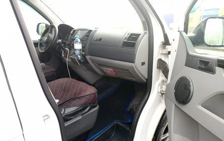 Volkswagen Caravelle T5, 2010 год, 1 550 000 рублей, 9 фотография