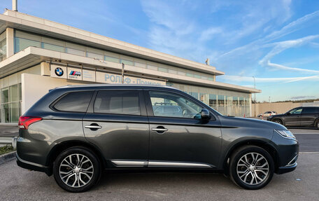Mitsubishi Outlander III рестайлинг 3, 2018 год, 1 947 000 рублей, 4 фотография