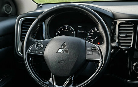 Mitsubishi Outlander III рестайлинг 3, 2018 год, 1 947 000 рублей, 14 фотография