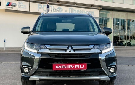 Mitsubishi Outlander III рестайлинг 3, 2018 год, 1 947 000 рублей, 2 фотография