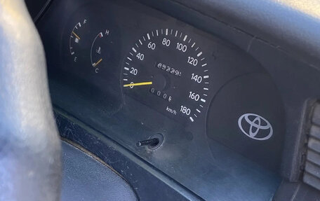 Toyota HiAce H100, 1995 год, 365 000 рублей, 8 фотография