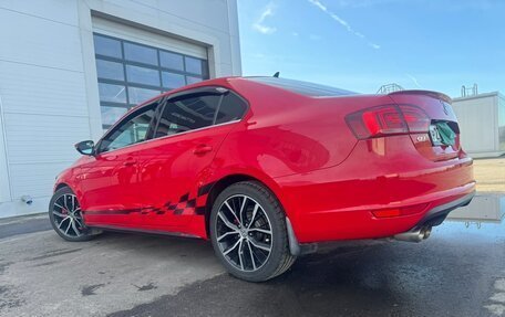 Volkswagen Jetta VI, 2013 год, 1 800 000 рублей, 4 фотография